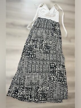 Jealous Tomato Women's Straps/Tide Up Maxi Dress Size S Cream/Black Tribal Print